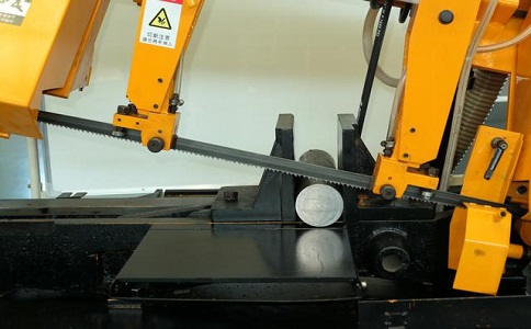 南丹数控带锯床自动送料精度会出现偏差吗？